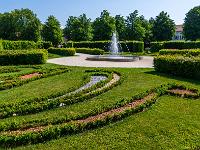 Vorgarten mit Springbrunnen